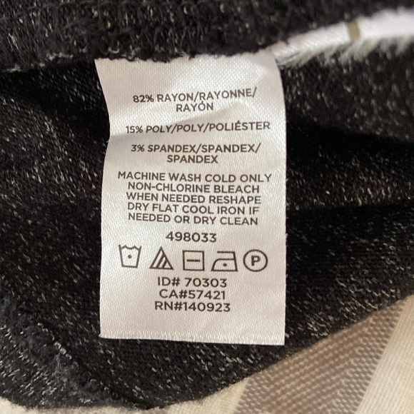 Loft Tie front Maxi Dress with cinched elastic waist. - Picture 2 of 8